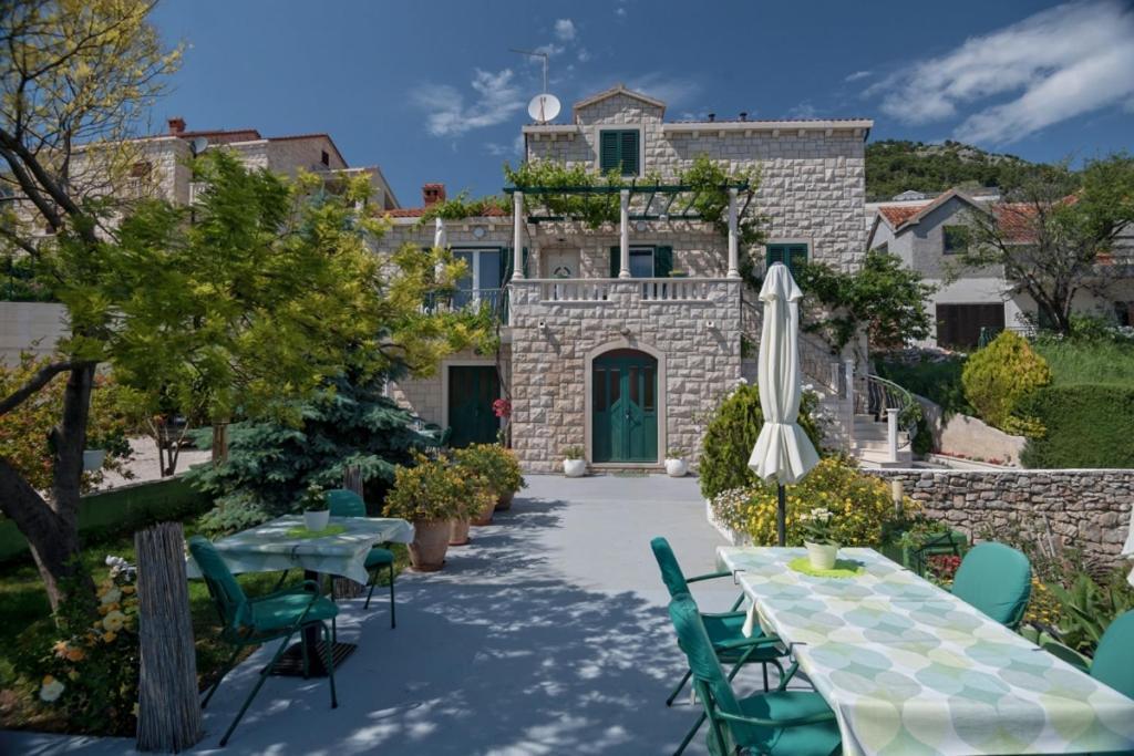 Apartment In Bol With Seaview, Terrace, Air Condition, Wifi Экстерьер фото