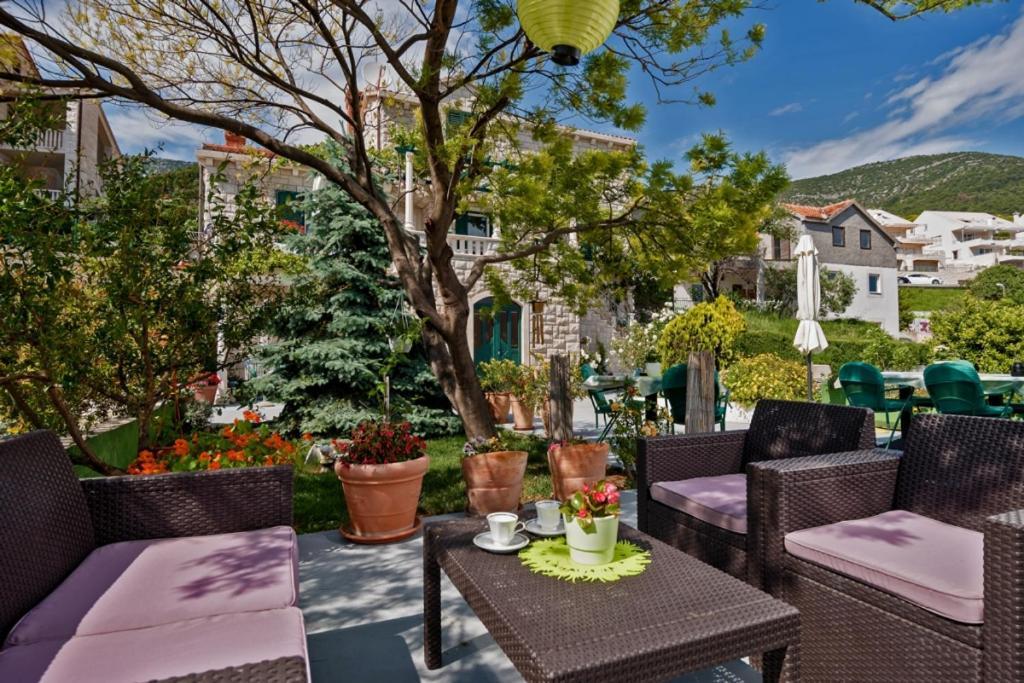 Apartment In Bol With Seaview, Terrace, Air Condition, Wifi Экстерьер фото