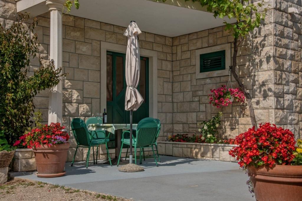 Apartment In Bol With Seaview, Terrace, Air Condition, Wifi Экстерьер фото